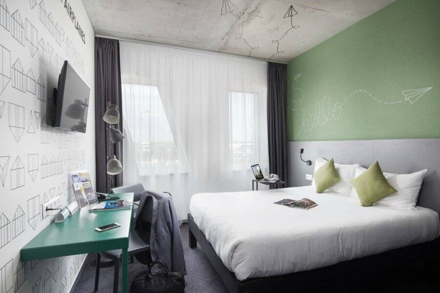 ibis Styles Budapest Airport hotel bedroom