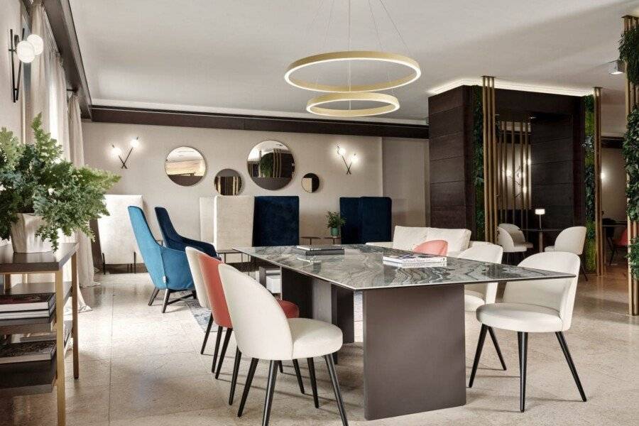 Crowne Plaza Milan conference room