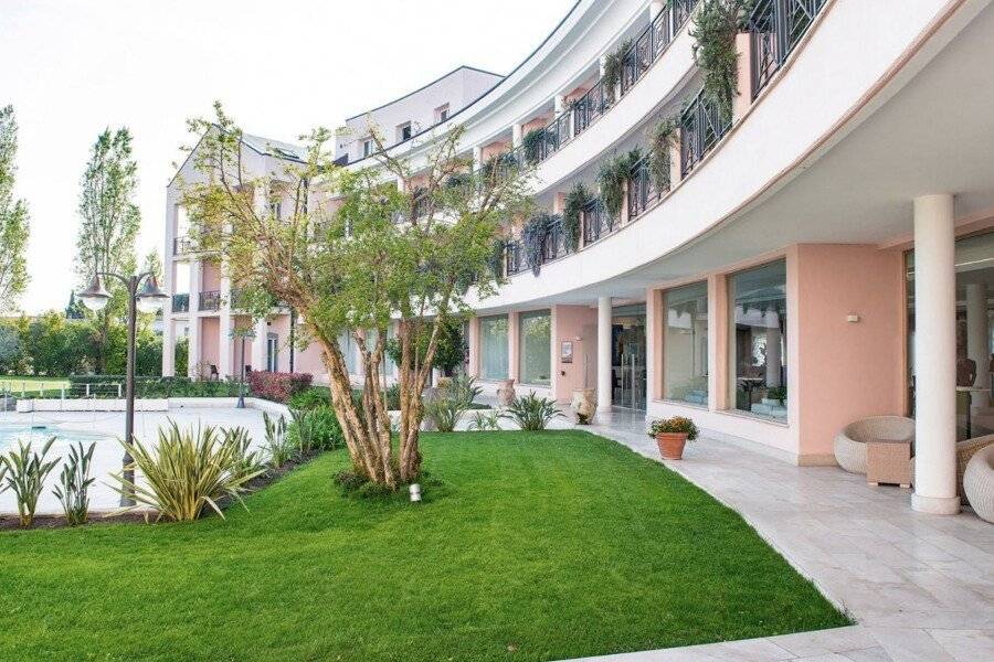 Hotel Isola Sacra Rome Airport facade,garden