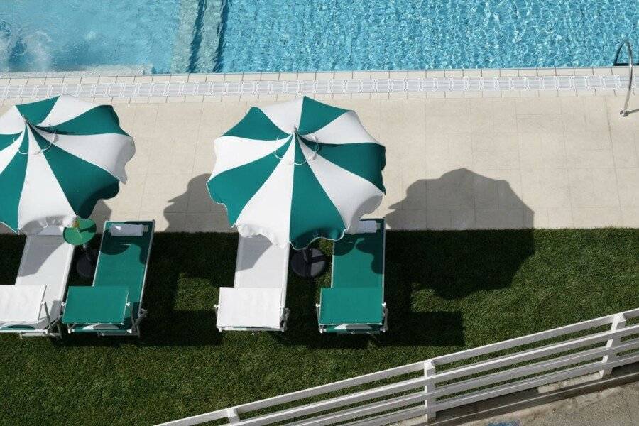 Best Western Hotel Rome Airport outdoor pool