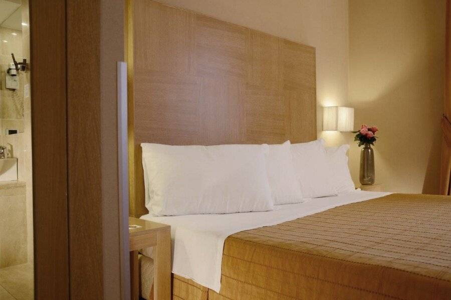 Best Western Hotel Rome Airport hotel bedroom