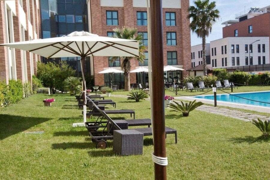 Mercure Leonardo da Vinci Rome Airport , outdoor pool, garden