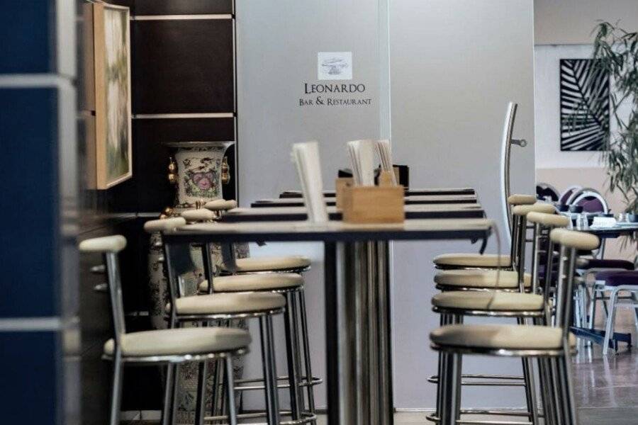 Mercure Leonardo da Vinci Rome Airport bar