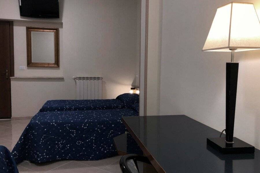 Hotel Chopin, Fiumicino hotel bedroom