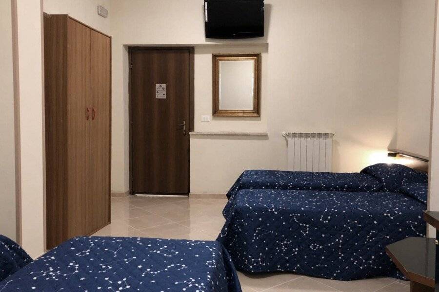 Hotel Chopin, Fiumicino hotel bedroom