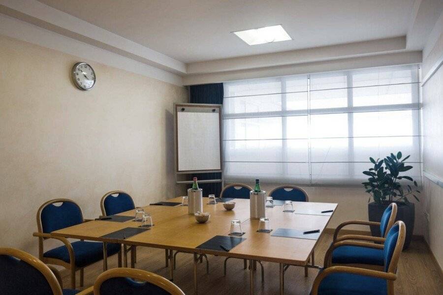 Hilton Rome Airport meeting room