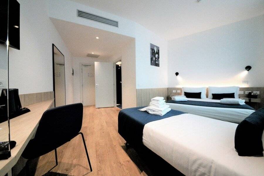 Air Rooms Rome Airport by HelloSky hotel bedroom