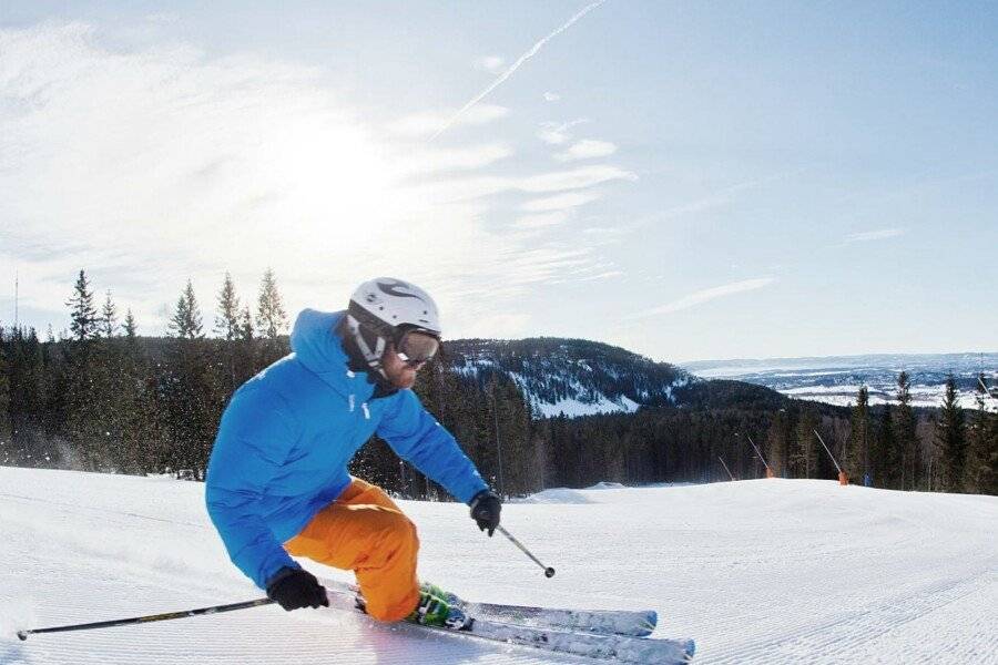 Lysebu Hotel , skiing