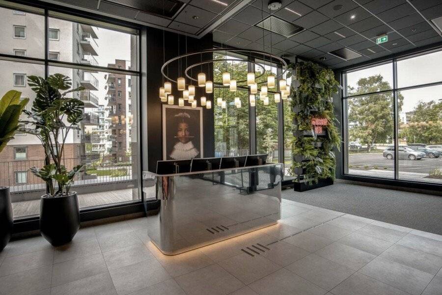 Radisson RED Økern lobby,front desk