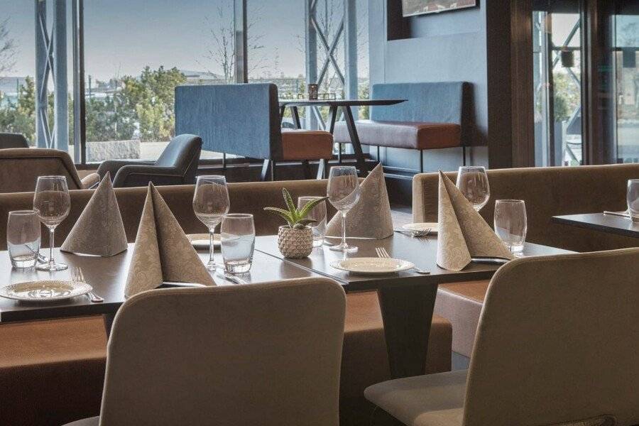 Park Inn by Radisson Oslo Airport Hotel West restaurant