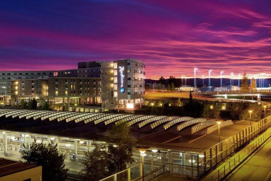 Radisson Blu Airport Hotel, Oslo facade