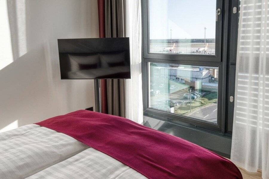 IntercityHotel Berlin Airport hotel bedroom,ocean view