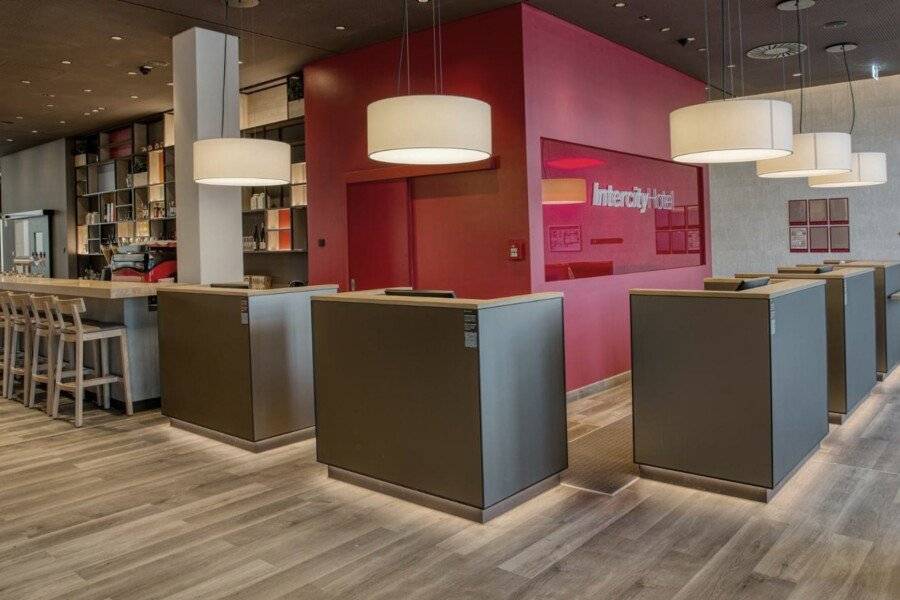 IntercityHotel Berlin Airport lobby,front desk