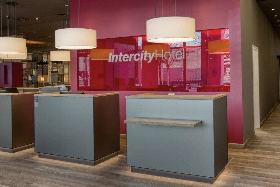 IntercityHotel Berlin Airport lobby,front desk