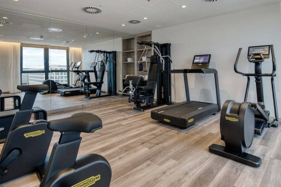 IntercityHotel Berlin Airport fitness centre