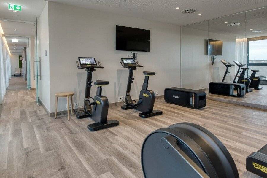 IntercityHotel Berlin Airport fitness centre