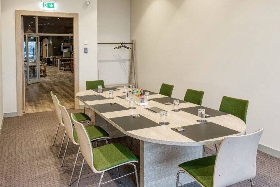 IntercityHotel Berlin Airport conference room,meeting room