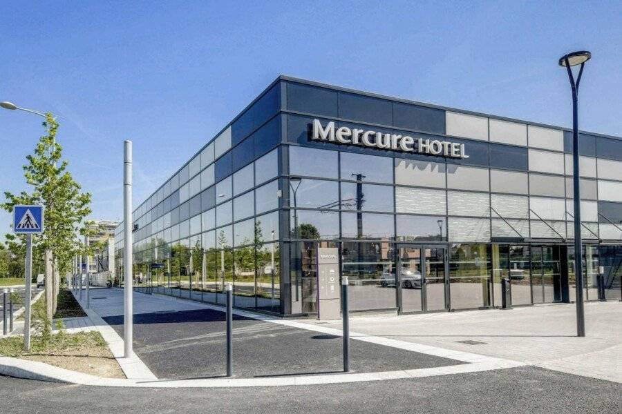 Mercure Paris Orly Airport facade