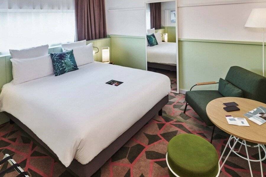 Mercure Paris Orly Airport hotel bedroom