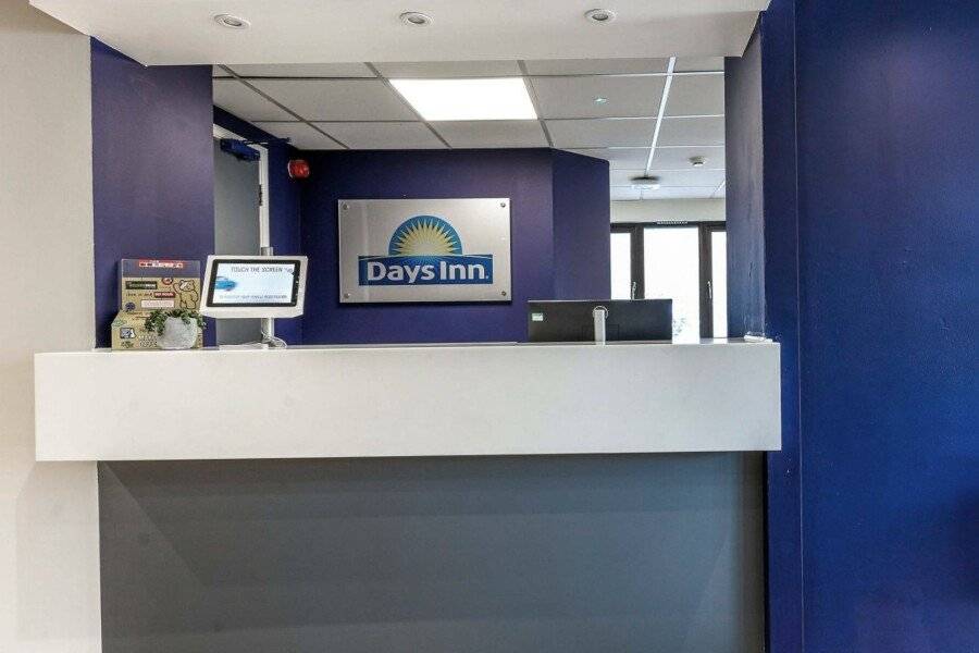 Days Inn London Stansted Airport front desk