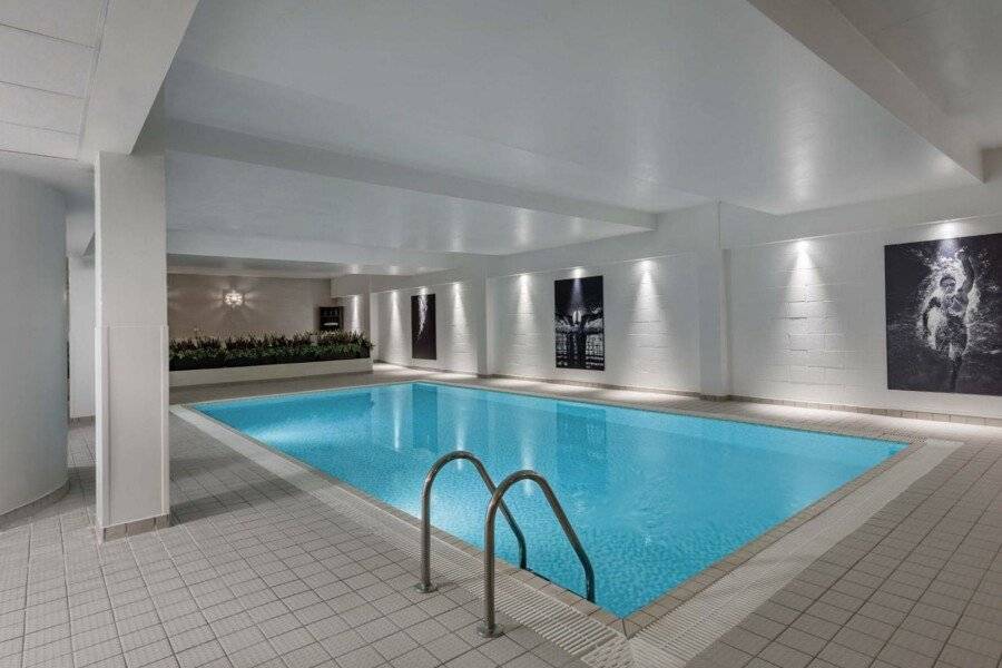 Radisson Blu Hotel London Stansted Airport indoor pool,spa