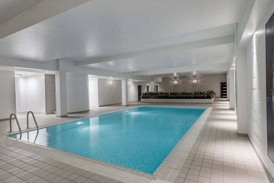 Radisson Blu Hotel London Stansted Airport indoor pool