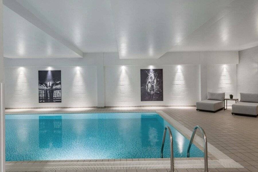 Radisson Blu Hotel London Stansted Airport indoor pool,spa