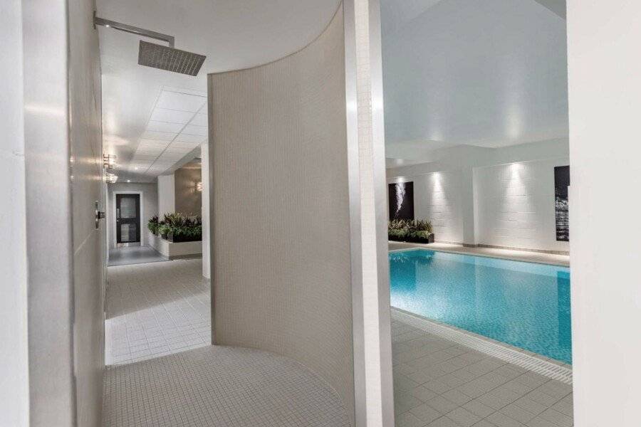 Radisson Blu Hotel London Stansted Airport indoor pool,spa