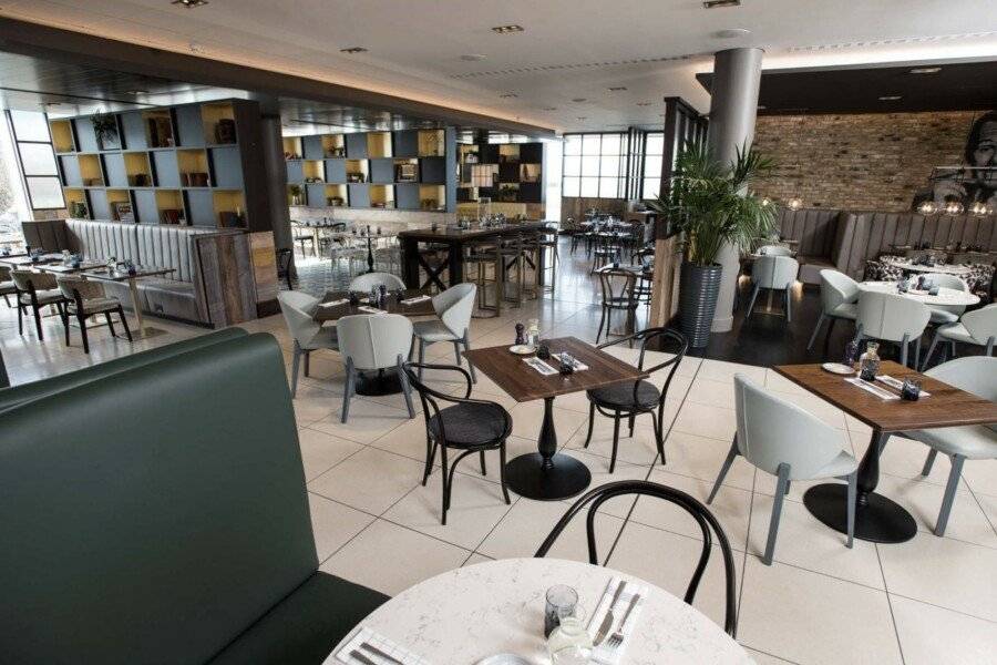 Radisson Blu Hotel London Stansted Airport restaurant