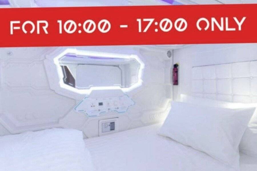 Avagard Capsule Hotel hotel bedroom