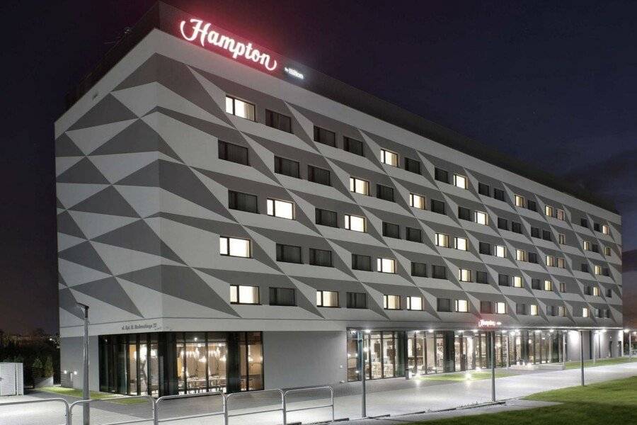 Hampton by Hilton Krakow Airport facade