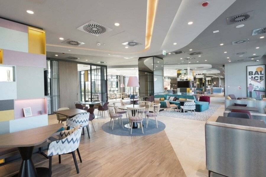 Hampton by Hilton Krakow Airport lobby