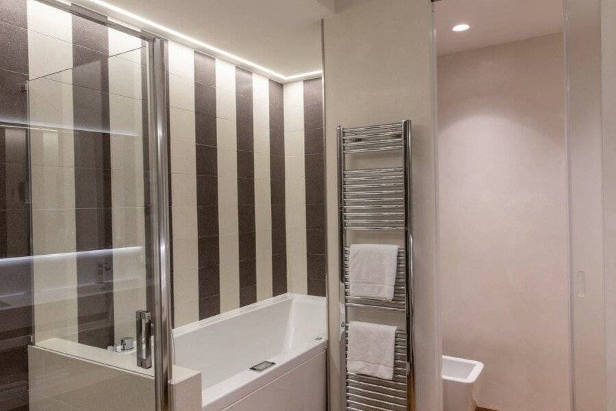 Courtyard by Marriott Venice Airport bathtub