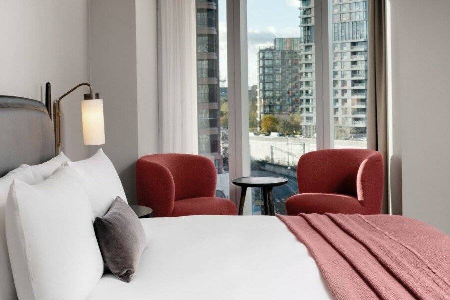 The Stratford, Autograph Collection hotel bedroom