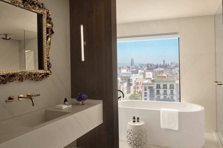 The Barcelona EDITION bathtub,ocean view