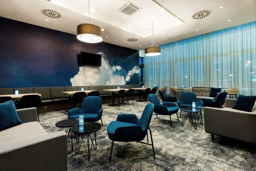 Courtyard by Marriott Prague Airport lobby