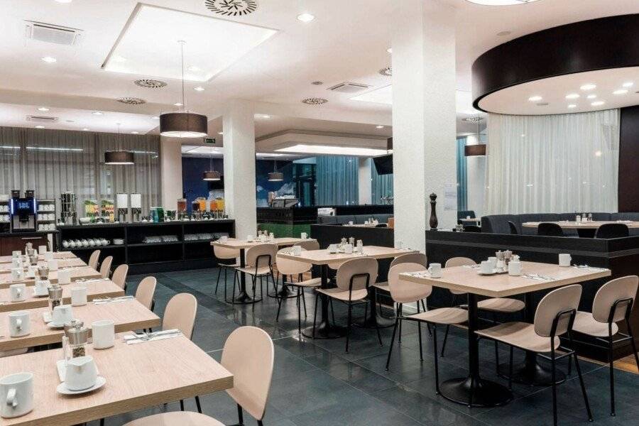 Courtyard by Marriott Prague Airport restaurant