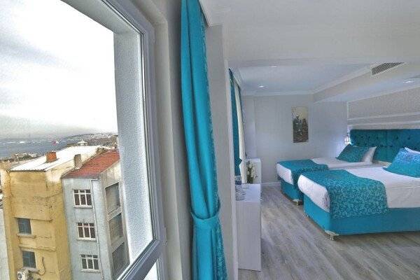 Triple Room with Sea View