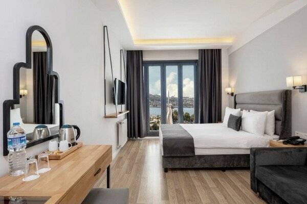 Deluxe Triple Room with Sea View