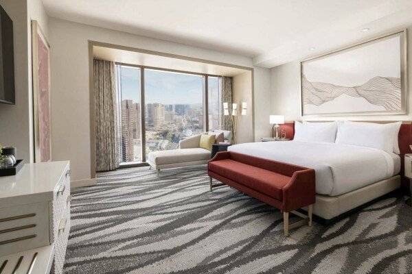 Premium King Room with Strip View - Hearing Accessible