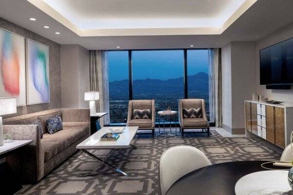 One-Bedroom King Suite with City View - Hearing Accessible