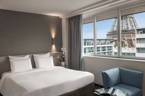 Superior King Room - Eiffel Tower View 