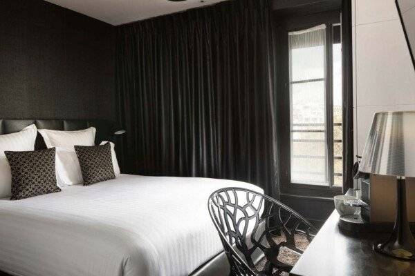 Deluxe Double Room with Eiffel Tower view