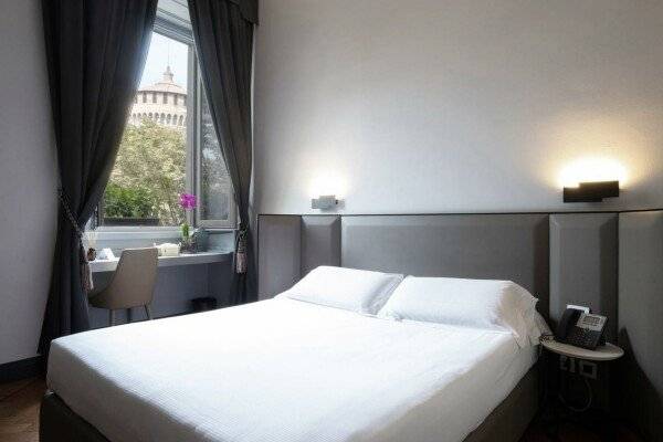 Deluxe Double Room with Castle View