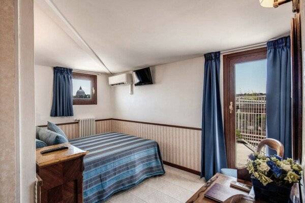 Vintage Double Room with Terrace