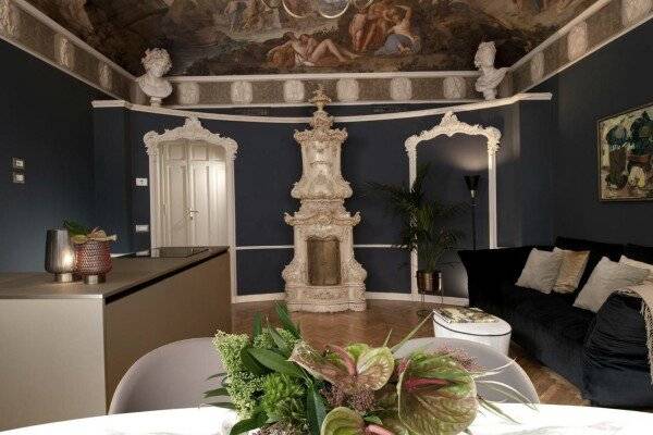 Iustitia - Apartment with Frescoes - Via Alessandro Specchi 9