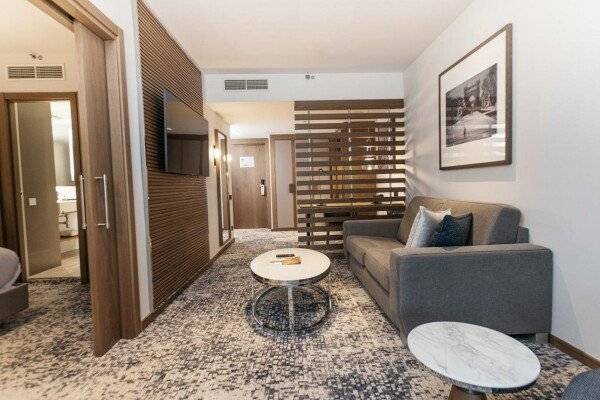 One-Bedroom Suite with Club Lounge Access