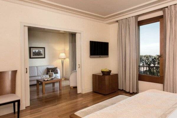 Junior Suite with City View