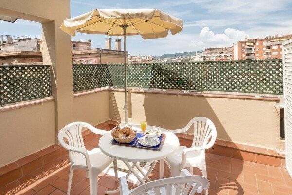 One-Bedroom Apartment with Terrace (2 Adults)