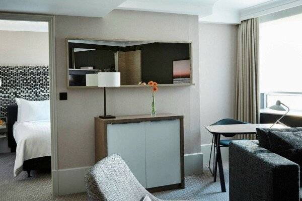 Junior Suite with Lounge Access